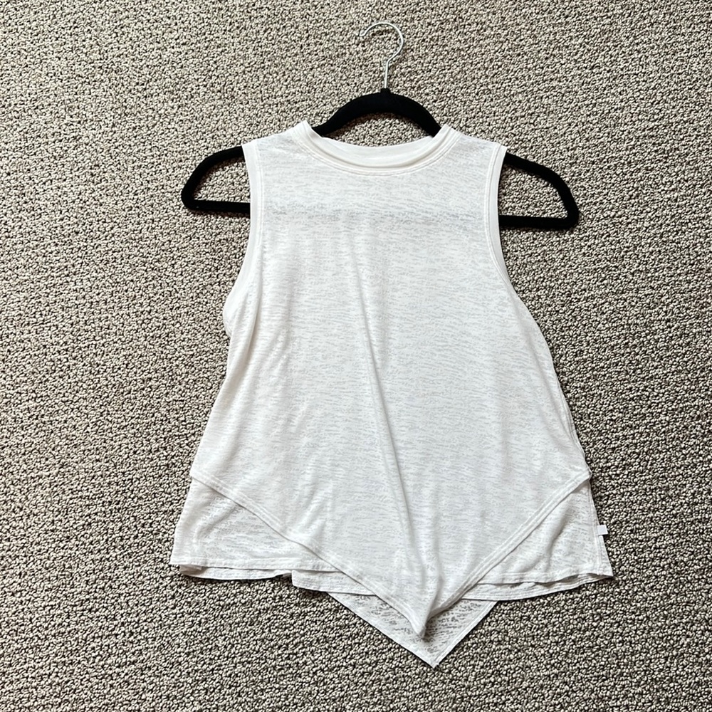 Lululemon workout tank!!
